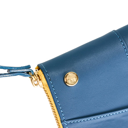 Control Blue Wallet